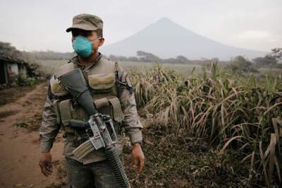 Последствия извержения вулкана Фуэго в Гватемале. Фото