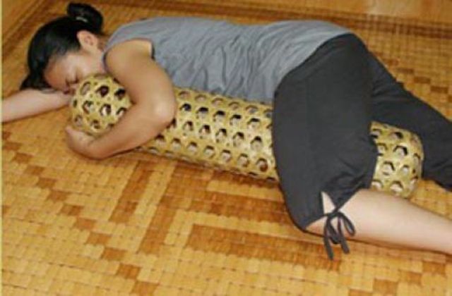 В жару приятно спать с бамбуковой женой