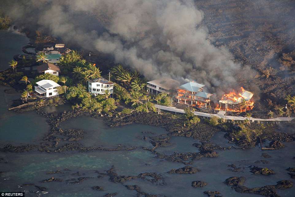 Потоки лавы на Гавайях уничтожили сотни домов за ночь