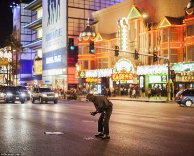 Фотограф показал тайную жизнь Лас-Вегаса. Фото