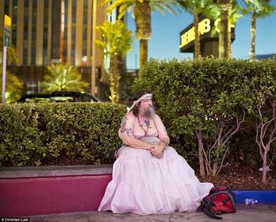 Фотограф показал тайную жизнь Лас-Вегаса. Фото