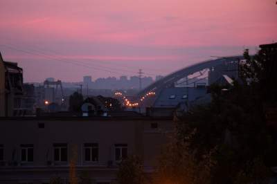 Рассвет на Андреевском спуске в атмосферных снимках. Фото