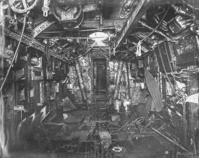 Так выглядели изнутри подлодки времен Первой Мировой. Фото