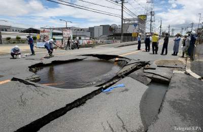 Последствия разрушительного землетрясения в Японии. Фото