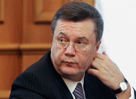 Янукович потратил миллионы на детективов