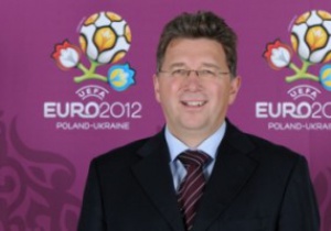 Директор UEFA похвалил Украину и Польшу за высокие темпы подготовки к Евро-2012