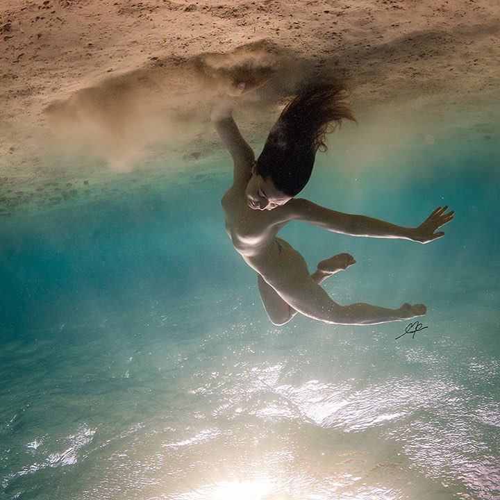 Обнаженные девушки в воде от фотографа Мусаши