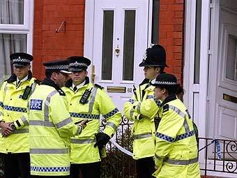 Британским полицейским запретили говорить "Добрый вечер"
