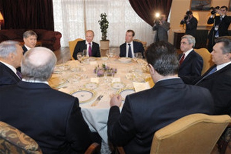 Путин предложил Януковичу синхронно ратифицировать договор о ЗСТ