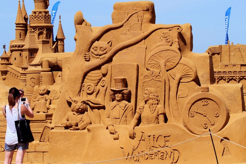 Фестиваль скульптур из песка Disney Magic Sand в Бельгии