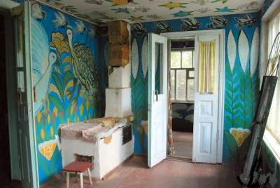 Украинская художница изобразила свою судьбу на стенах дома. Фото
