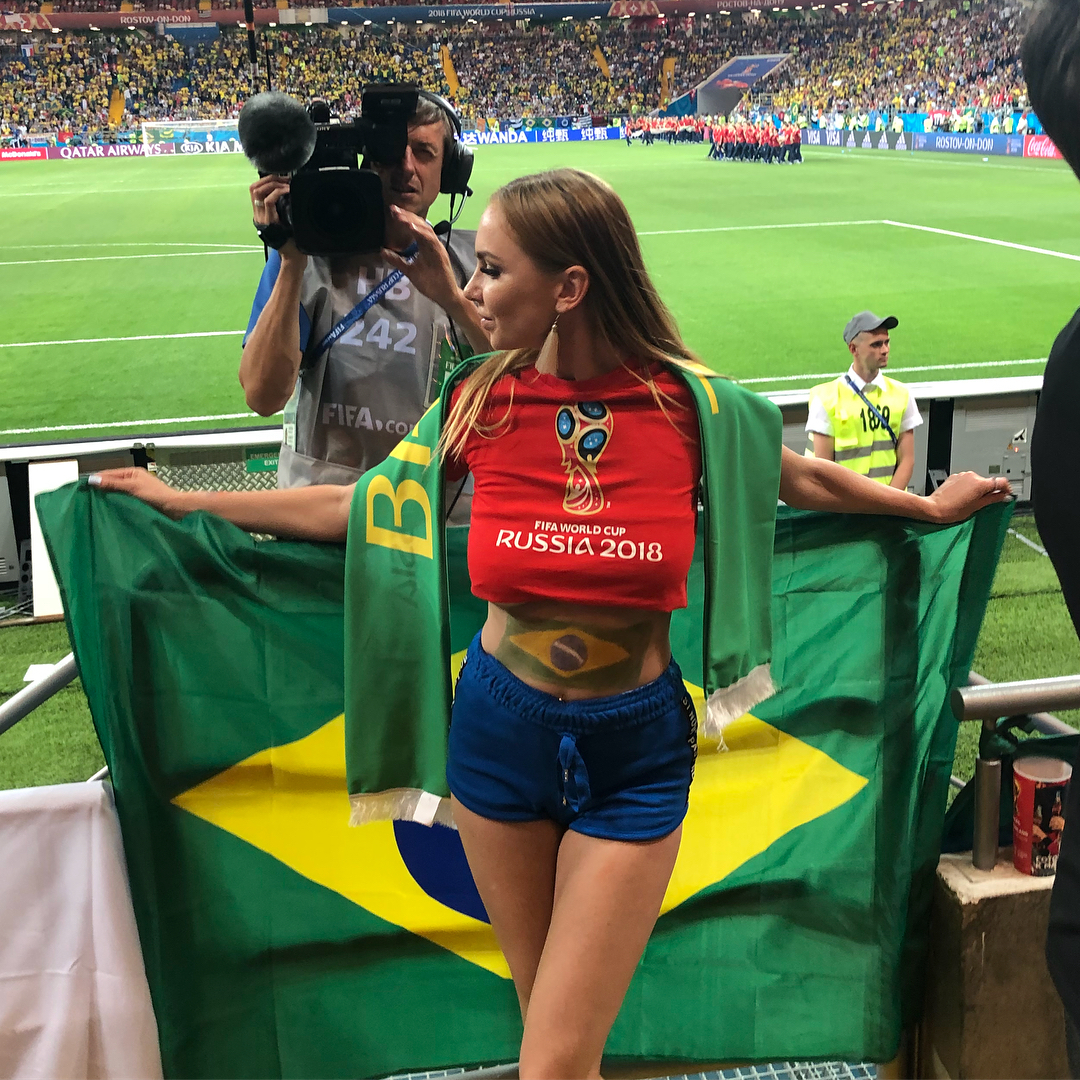 Симпатичные девушки на Чемпионате мира по футболу 2018