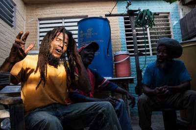 Легенды регги: будни ямайских растаманов. Фото