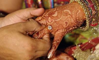 Житель Индии подал на развод, увидев лицо жены