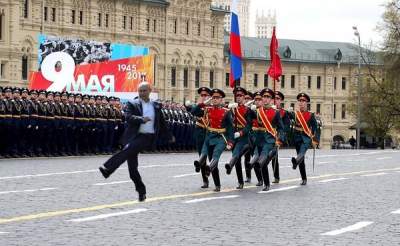 Необычная поза Путина стала поводом для смеха в соцсетях