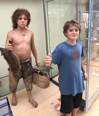 Эти люди нашли своих двойников среди музейных экспонатов. Фото