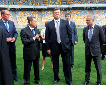 Во время подготовки к Евро-2012 в Украине погибли 14 человек
