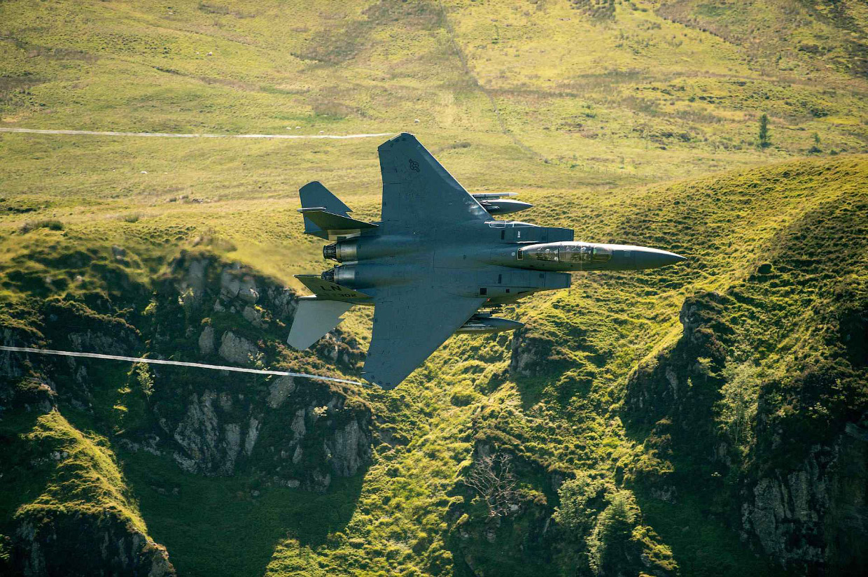 Необычный взгляд на истребитель F-15E Strike Eagle