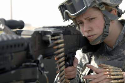 Фотограф показал тренировки женщин в армии США. Фото