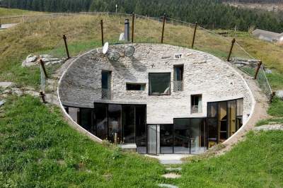 Необычные дома от архитекторов с хорошей фантазией. Фото