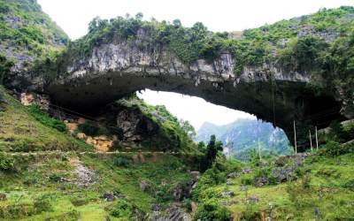 Так выглядит самый большой в мире природный мост. Фото	