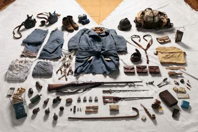 Вещи, которые носили с собой солдаты в разные века. Фото
