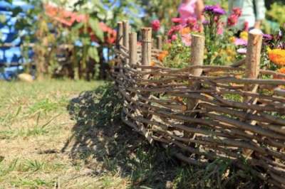 Бюджетные способы украсить дачу или сад. Фото