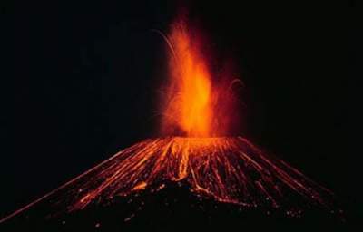 Извержения вулканов с высоты птичьего полета. Фото