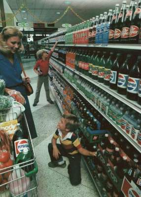 Уникальные ретро-снимки, сделанные в американских супермаркетах. Фото