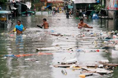 В Сети показали последствия тропического шторма на Филиппинах. Фото