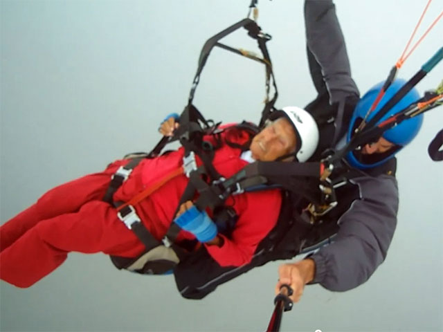 104-летняя киприотка совершила рекордный экстремальный прыжок с высоты