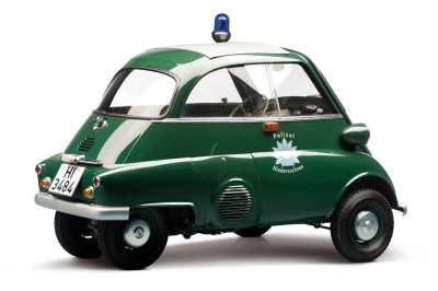 Смешные полицейские автомобили со всего мира (ФОТО)