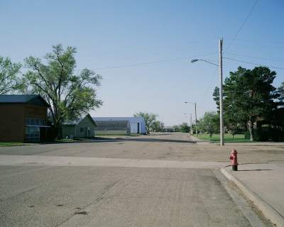 Без людей: непривычно пустынные улицы американского городка. Фото