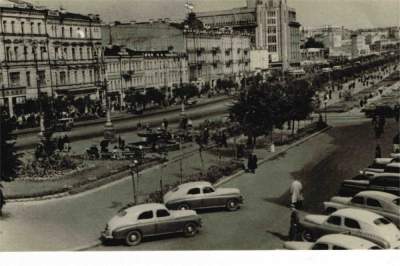 Эти архивные снимки прекрасно передают атмосферу Киева 50-х. Фото