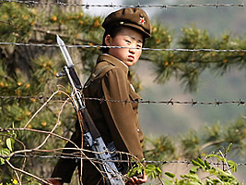 Беженка из Северной Кореи рассказала, как в КНДР исчезают люди и расстреливают за кражи