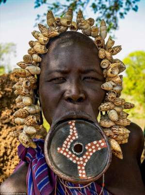 Причудливая красота женщин эфиопских племен. Фото