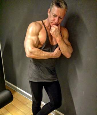 Вот это мускулы: 51-летний итальянец удивил своим преображением. Фото