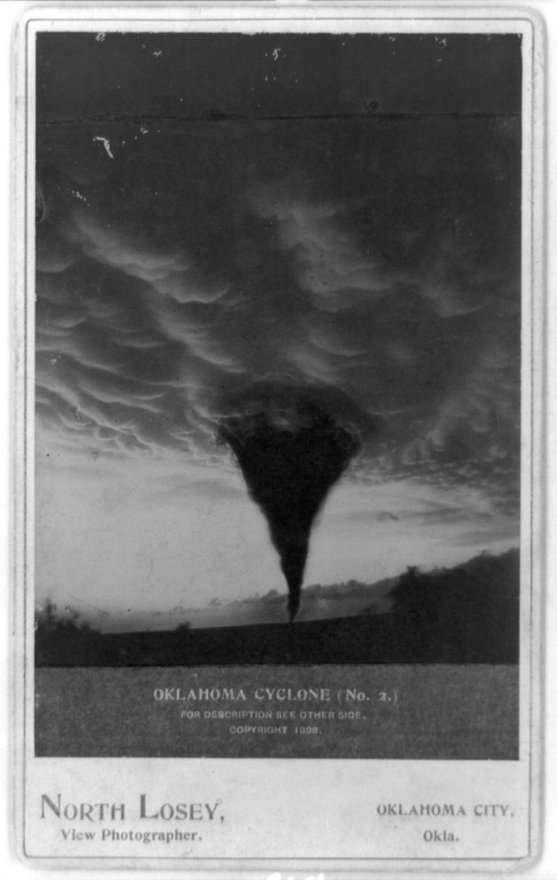 Суперфотографии торнадо в XIX веке. ФОТО