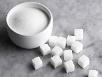 Врачи объяснили, почему не стоит полностью отказываться от сахара