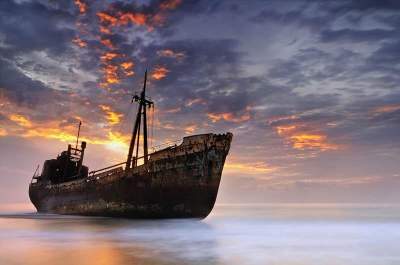 Фотограф показал, что происходит со старыми кораблями. Фото