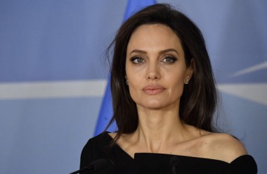 Анджелина Джоли госпитализирована с психическим расстройством
