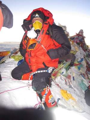 Украинский шахтер-альпинист покорил Эверест