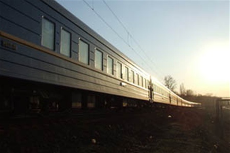 "Укрзализныця" обещает не трогать популярные ночные поезда