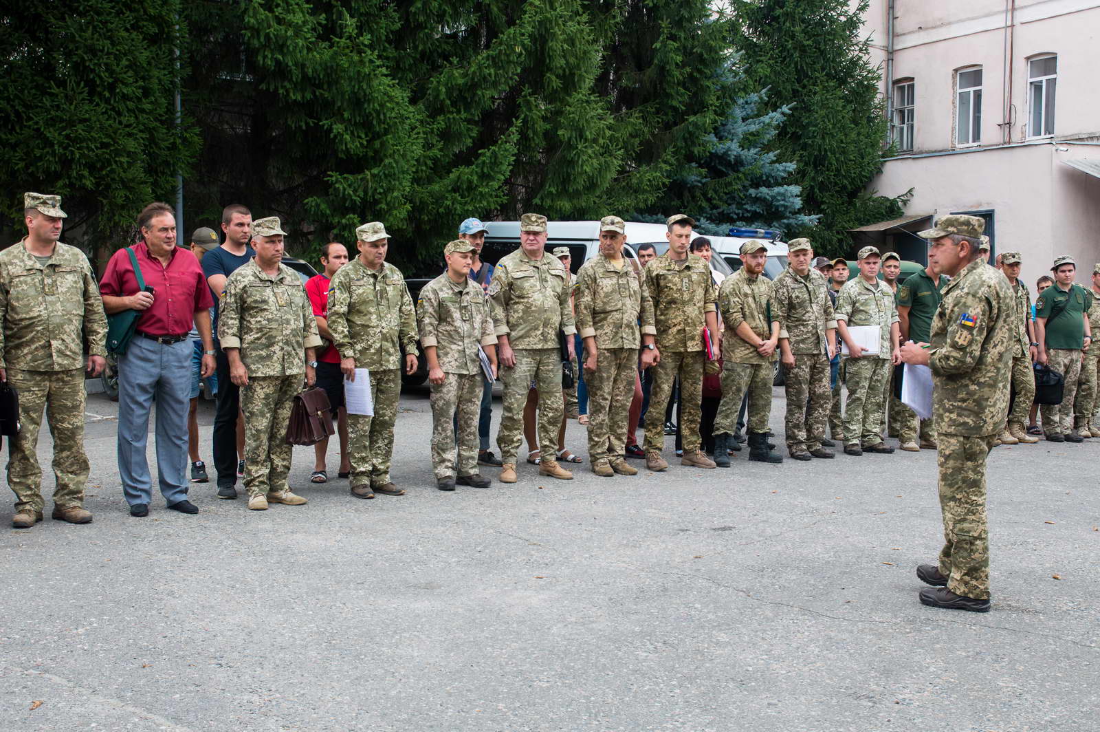 Сорок харьковчан решили стать десантниками