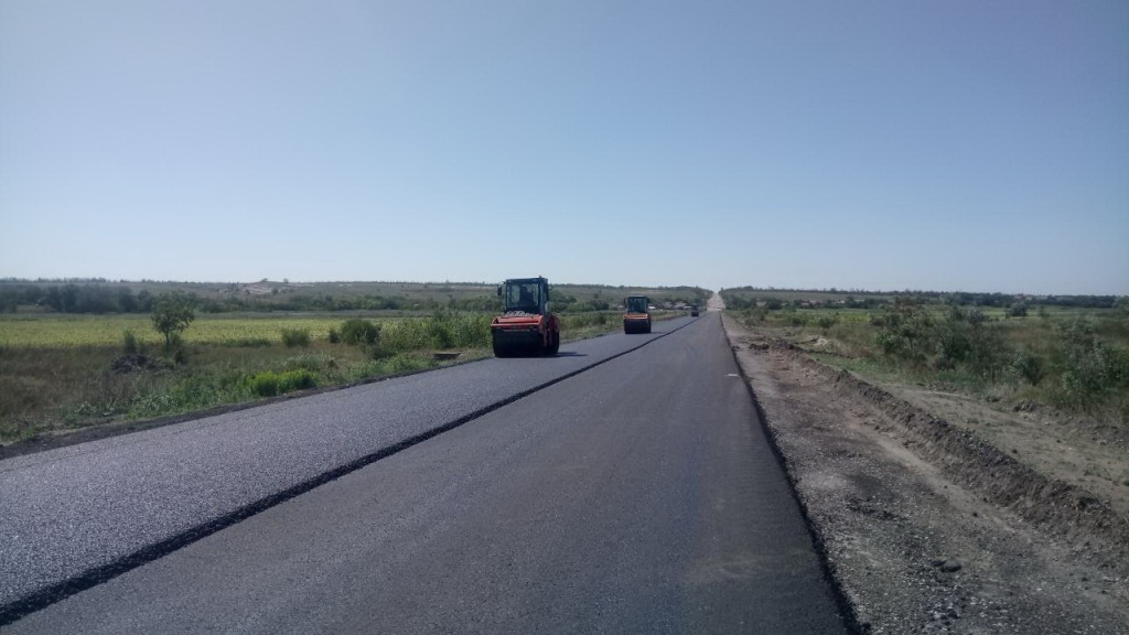 Как в Запорожской области ремонтируют трассу на Мариуполь