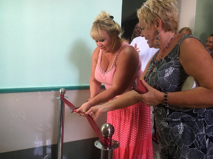 Соцсети высмеяли торжественное открытие туалета в Херсоне