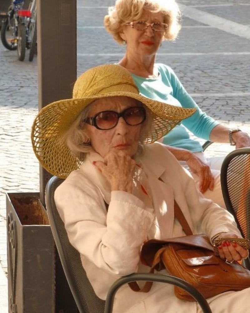 Студент завел Инстаграм о стильных пенсионерках из Милана. Теперь милыми дамами восхищается весь мир!