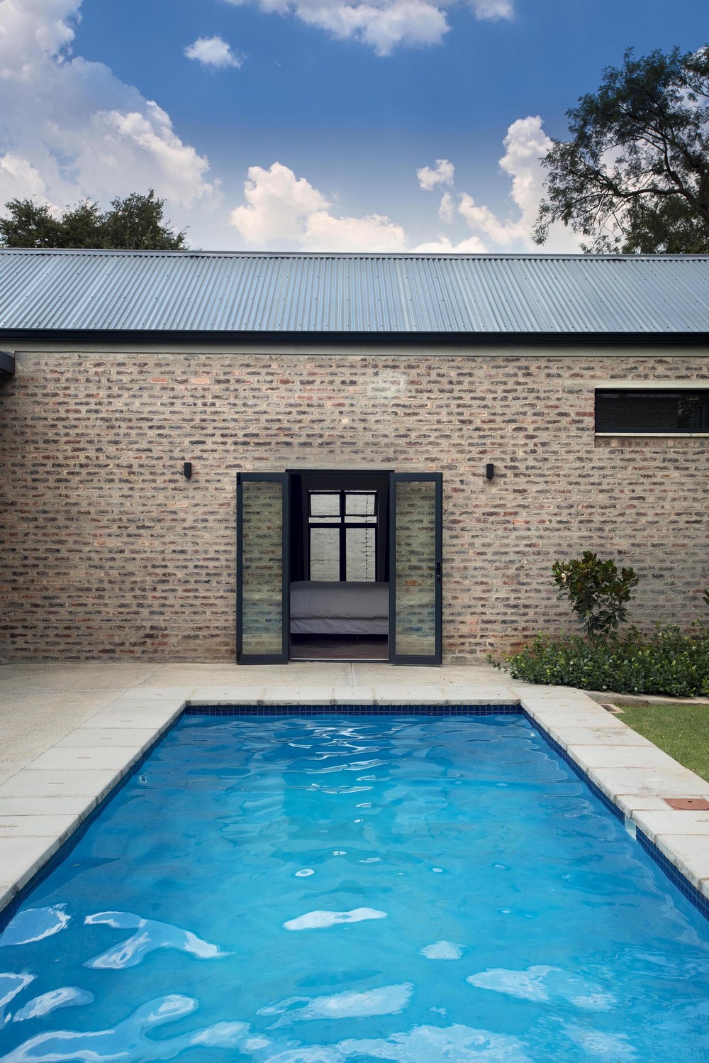 Загородный кирпичный дом в ЮАР
