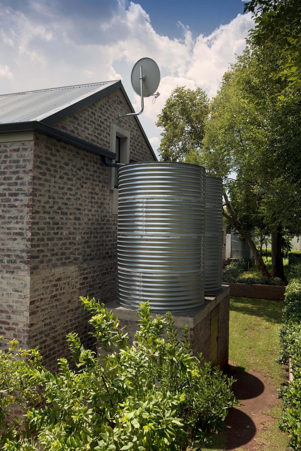 Загородный кирпичный дом в ЮАР