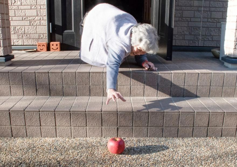 90-летняя бабушка удивляет всех своим мастерством фотографа